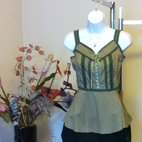 NWT Girl’s Beautiful Lace Green Camisole Blouse Top US 16 - Picture 4 of 8
